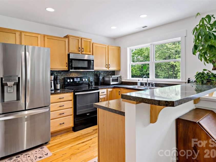 24 Browndale Road, Asheville, NC 28805.  MLS# CAR4407977, YatesRealty ID 41882. 