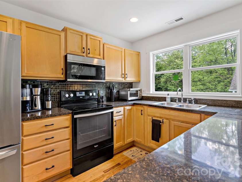 24 Browndale Road, Asheville, NC 28805.  MLS# CAR4407977, YatesRealty ID 41882. 