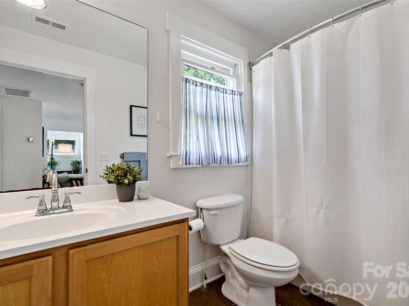 24 Browndale Road, Asheville, NC 28805.  MLS# CAR4407977, YatesRealty ID 41882. 