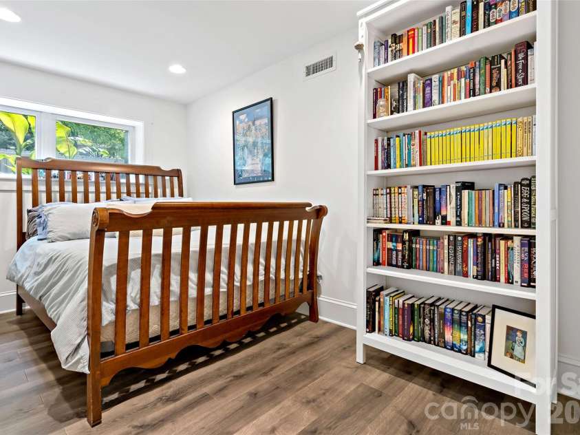 24 Browndale Road, Asheville, NC 28805.  MLS# CAR4407977, YatesRealty ID 41882. 