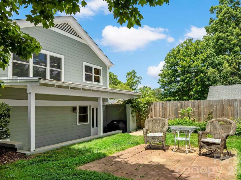 24 Browndale Road, Asheville, NC 28805.  MLS# CAR4407977, YatesRealty ID 41882. 