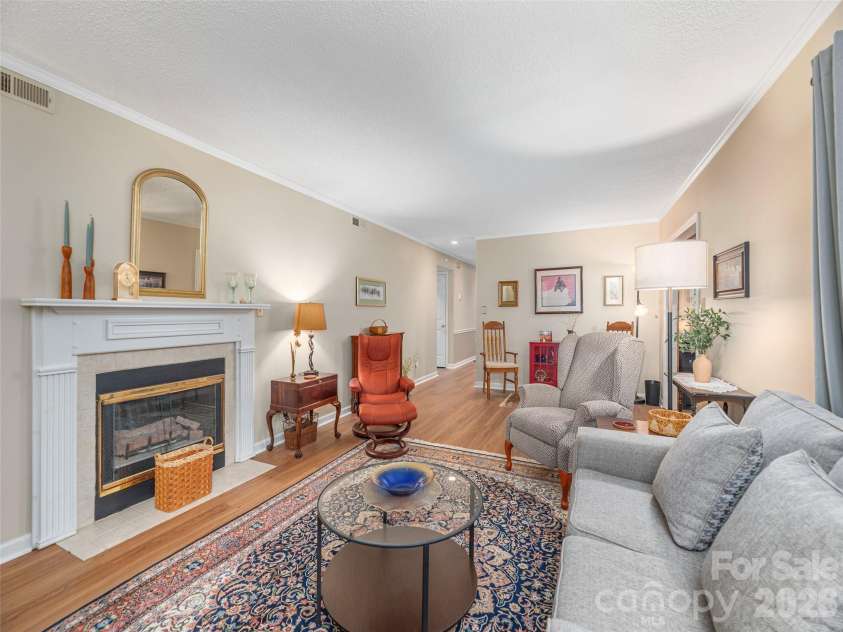 3201 Saint Augustine Place, Asheville, NC 28805.  MLS# CAR4395613, YatesRealty ID 41883. 