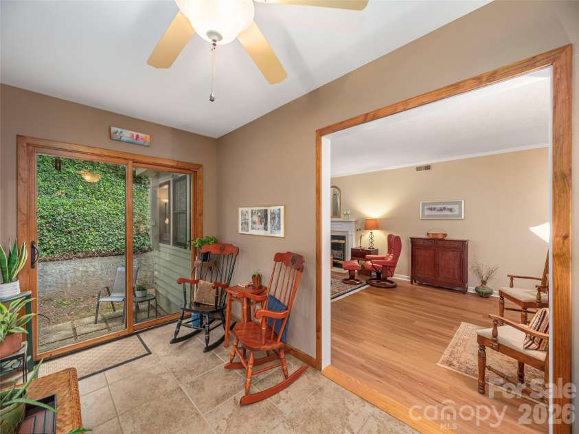 3201 Saint Augustine Place, Asheville, NC 28805.  MLS# CAR4395613, YatesRealty ID 41883. 