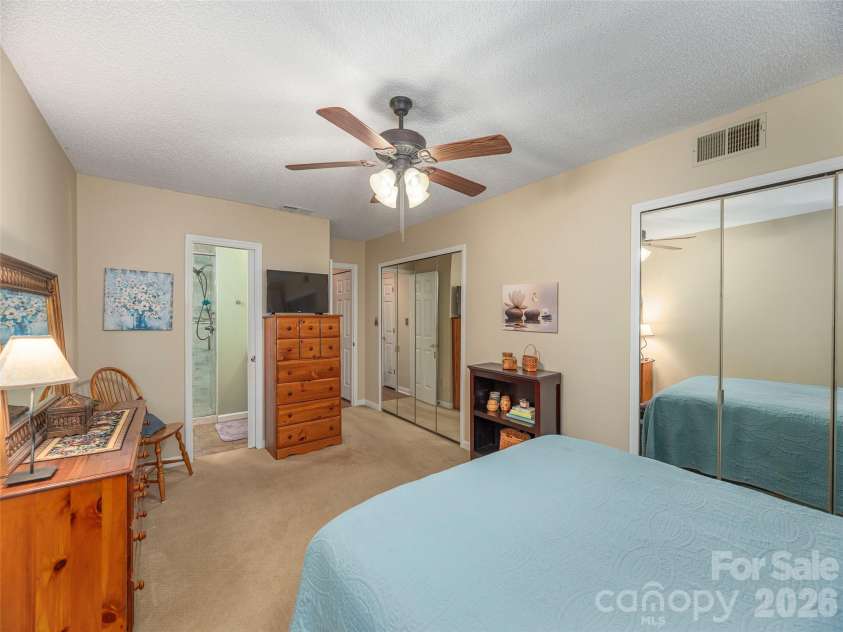 3201 Saint Augustine Place, Asheville, NC 28805.  MLS# CAR4395613, YatesRealty ID 41883. 
