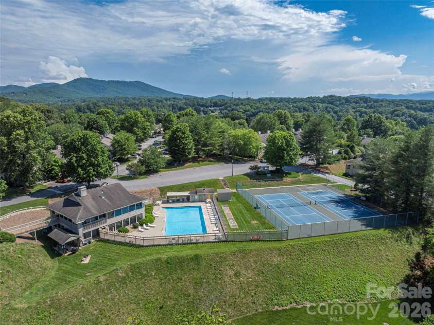 3201 Saint Augustine Place, Asheville, NC 28805.  MLS# CAR4395613, YatesRealty ID 41883. 