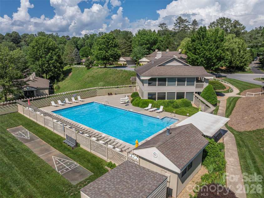 3201 Saint Augustine Place, Asheville, NC 28805.  MLS# CAR4395613, YatesRealty ID 41883. 