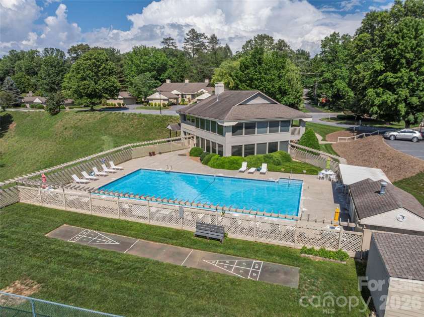 3201 Saint Augustine Place, Asheville, NC 28805.  MLS# CAR4395613, YatesRealty ID 41883. 