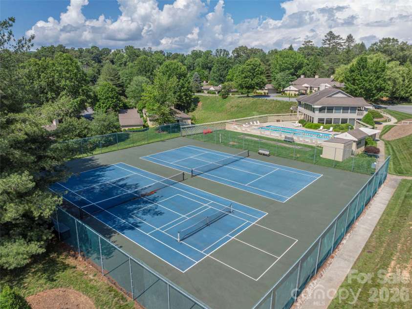 3201 Saint Augustine Place, Asheville, NC 28805.  MLS# CAR4395613, YatesRealty ID 41883. 