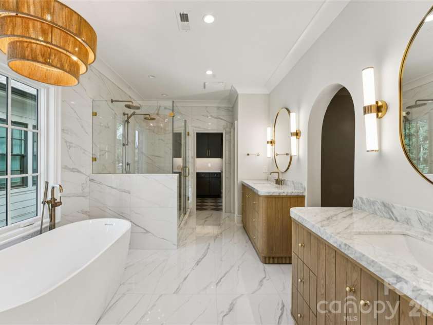 630 Ashworth Road, Charlotte, NC 28211.  MLS# CAR4405743, YatesRealty ID 41885. 