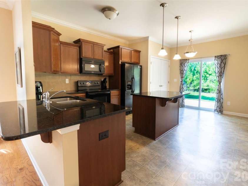 5061 Newport Lakes Drive, Rock Hill, SC 29732.  MLS# CAR4406565, YatesRealty ID 41887. 