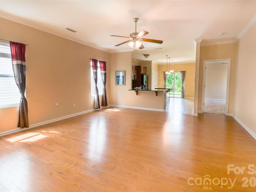 5061 Newport Lakes Drive, Rock Hill, SC 29732.  MLS# CAR4406565, YatesRealty ID 41887. 