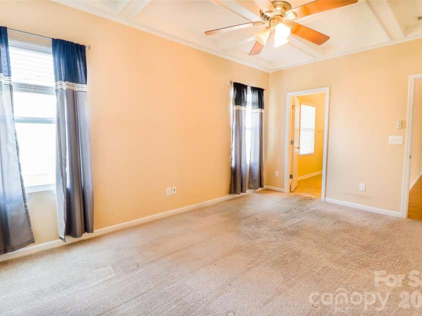 5061 Newport Lakes Drive, Rock Hill, SC 29732.  MLS# CAR4406565, YatesRealty ID 41887. 