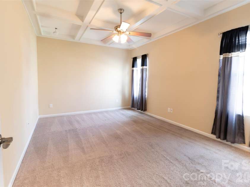 5061 Newport Lakes Drive, Rock Hill, SC 29732.  MLS# CAR4406565, YatesRealty ID 41887. 