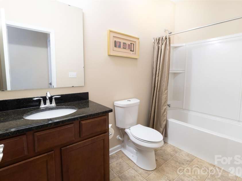 5061 Newport Lakes Drive, Rock Hill, SC 29732.  MLS# CAR4406565, YatesRealty ID 41887. 
