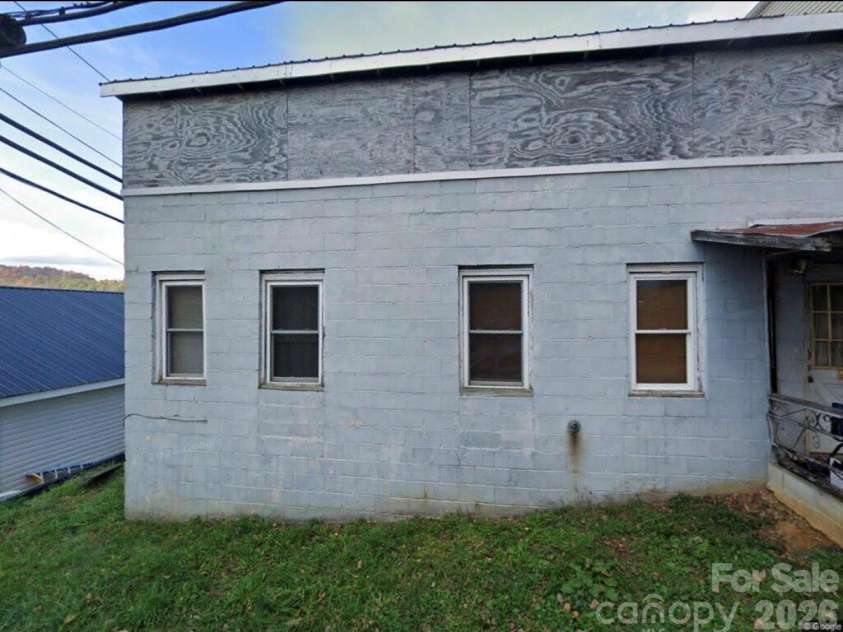 24 Millsaps Street, Robbinsville, NC 28771.  MLS# CAR4411357, YatesRealty ID 41889. 