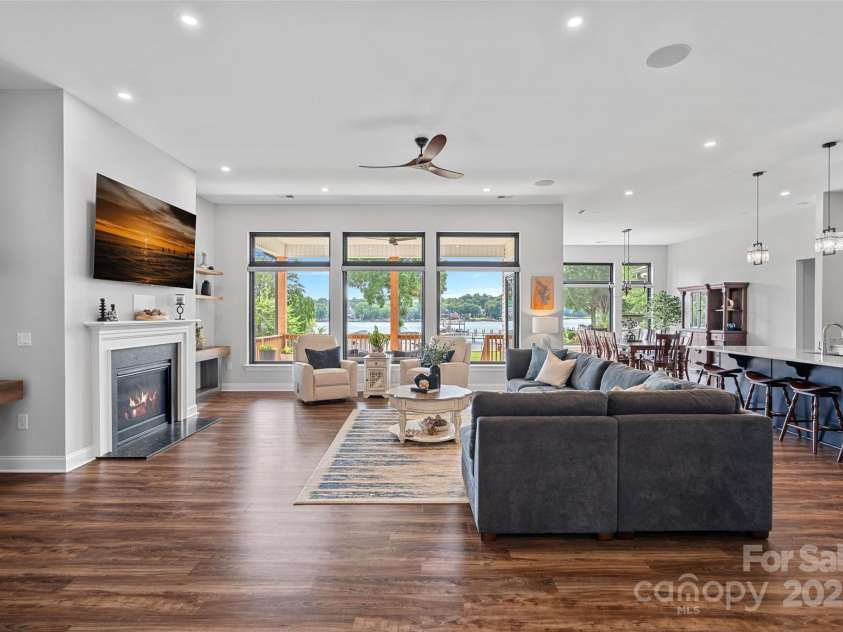 106 Beachview Drive, Mooresville, NC 28117.  MLS# CAR4228983, YatesRealty ID 4189. 