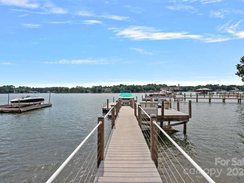 106 Beachview Drive, Mooresville, NC 28117.  MLS# CAR4228983, YatesRealty ID 4189. 