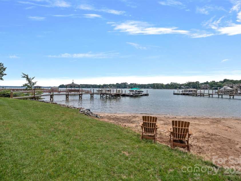 106 Beachview Drive, Mooresville, NC 28117.  MLS# CAR4228983, YatesRealty ID 4189. 