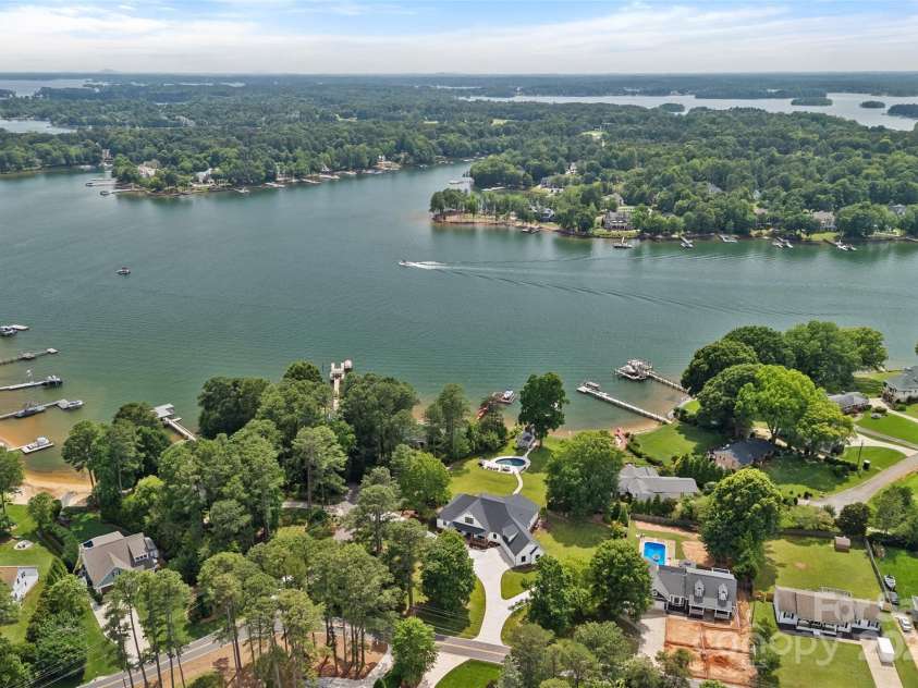 106 Beachview Drive, Mooresville, NC 28117.  MLS# CAR4228983, YatesRealty ID 4189. 