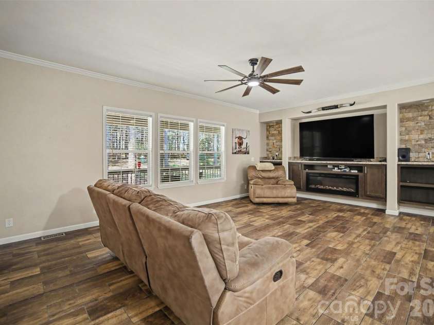 2702 Henry Knob Road, Clover, SC 29710.  MLS# CAR4410295, YatesRealty ID 41890. 