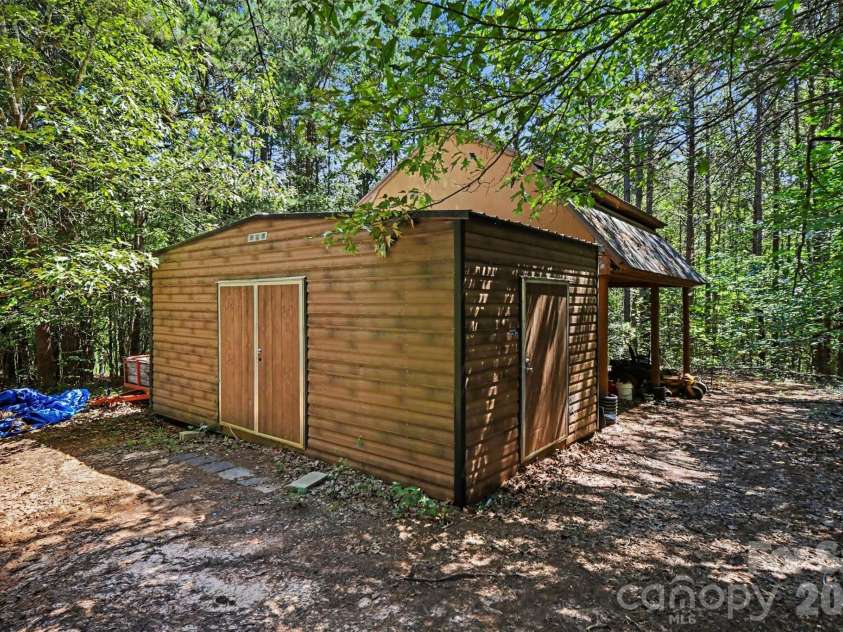 2702 Henry Knob Road, Clover, SC 29710.  MLS# CAR4410295, YatesRealty ID 41890. 