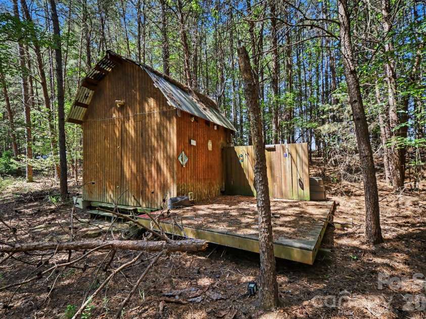 2702 Henry Knob Road, Clover, SC 29710.  MLS# CAR4410295, YatesRealty ID 41890. 