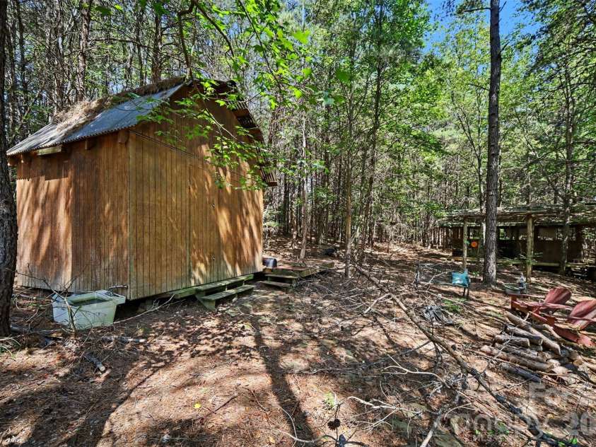 2702 Henry Knob Road, Clover, SC 29710.  MLS# CAR4410295, YatesRealty ID 41890. 