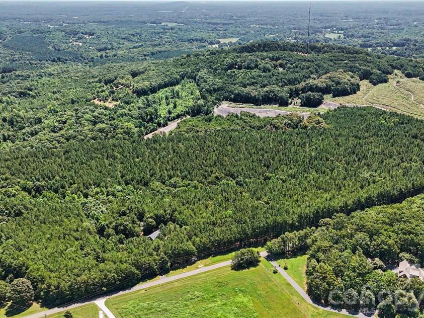 2702 Henry Knob Road, Clover, SC 29710.  MLS# CAR4410295, YatesRealty ID 41890. 
