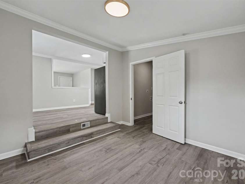 4421 Knollcrest Drive, Charlotte, NC 28208.  MLS# CAR4409172, YatesRealty ID 41894. 
