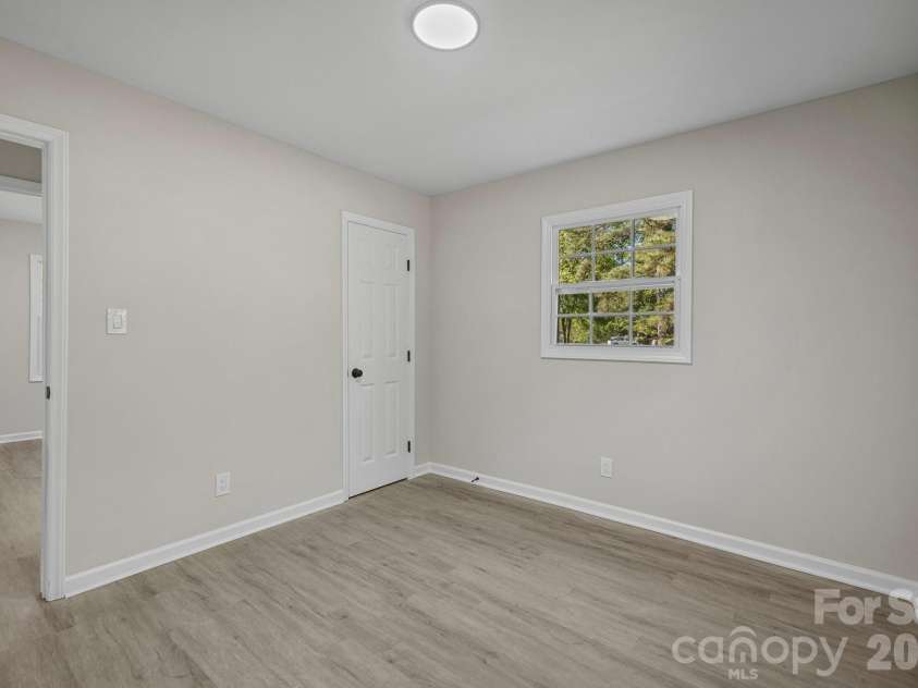 432 Springhill Drive, Matthews, NC 28104.  MLS# CAR4411729, YatesRealty ID 41897. 