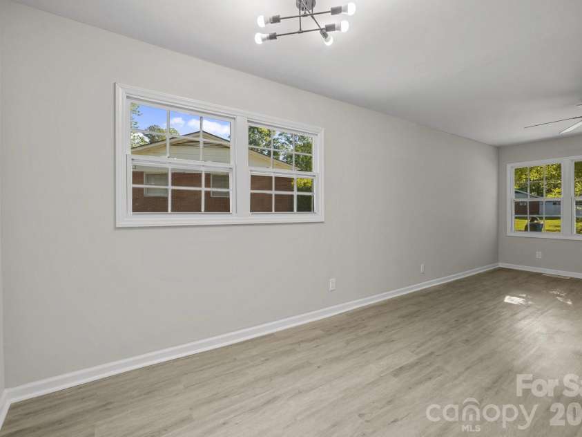 432 Springhill Drive, Matthews, NC 28104.  MLS# CAR4411729, YatesRealty ID 41897. 
