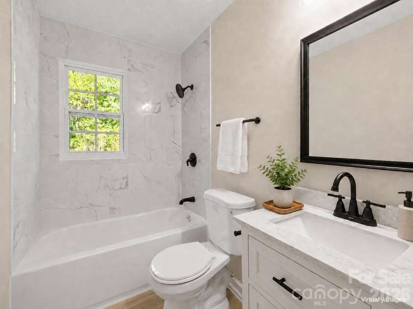 432 Springhill Drive, Matthews, NC 28104.  MLS# CAR4411729, YatesRealty ID 41897. 