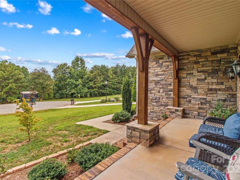 178 Nellwood Court, Mocksville, NC 27028.  MLS# CAR4301182, YatesRealty ID 419. Cul-de-sac view!