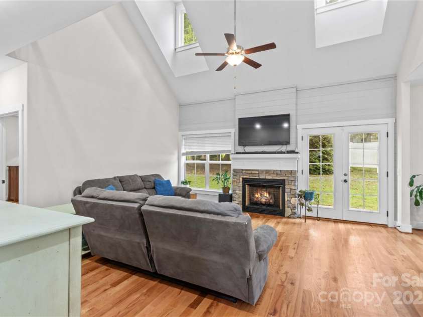 178 Nellwood Court, Mocksville, NC 27028.  MLS# CAR4301182, YatesRealty ID 419. Hardwood flooring, cozy fireplace, tons of natural light.