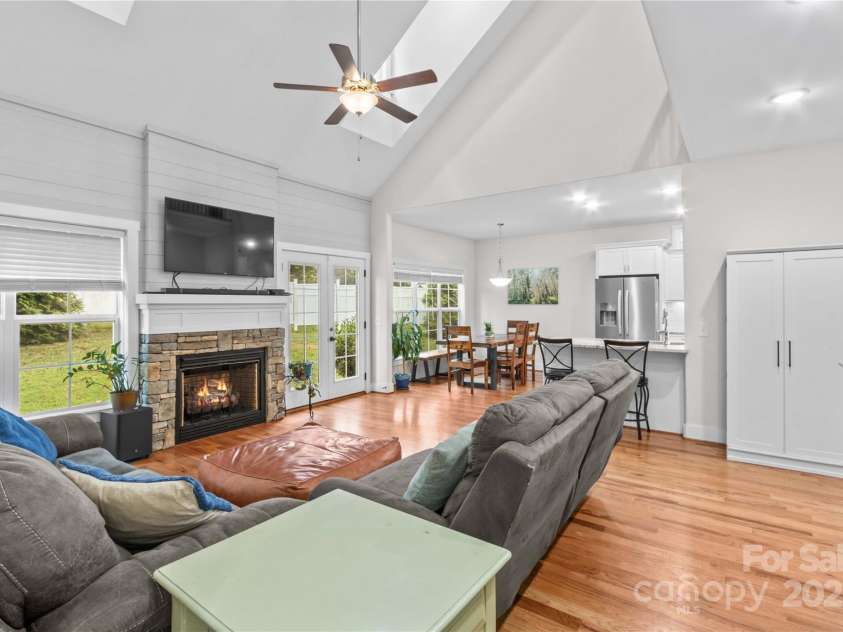 178 Nellwood Court, Mocksville, NC 27028.  MLS# CAR4301182, YatesRealty ID 419. This great room really is a great room!