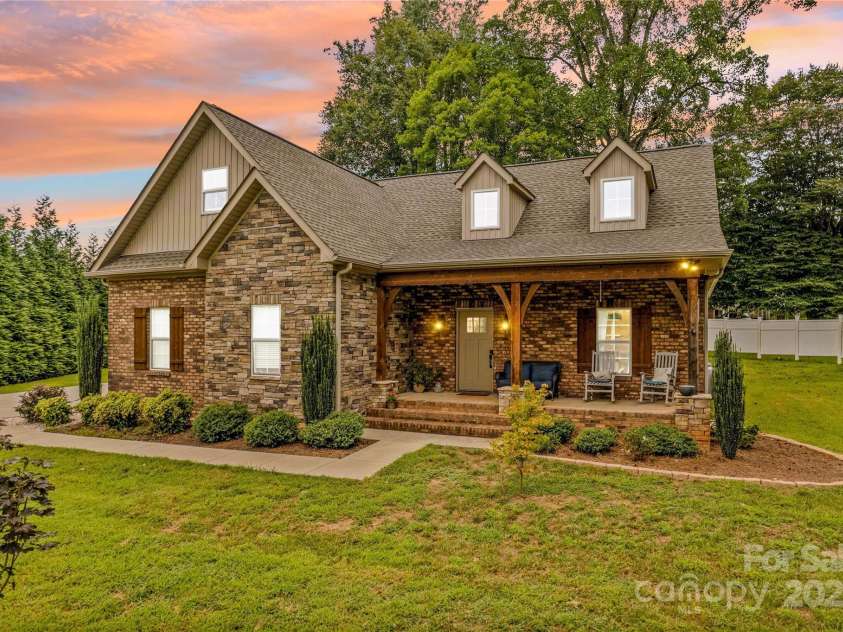 178 Nellwood Court, Mocksville, NC 27028.  MLS# CAR4301182, YatesRealty ID 419. Welcome to 178 Nellwood Court