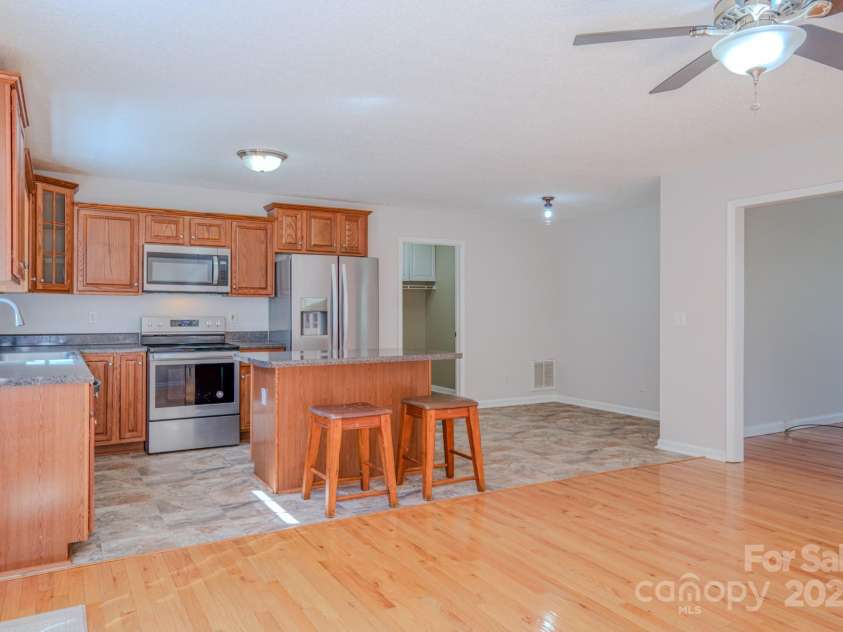 351 Morlin Acres Drive, Marshall, NC 28753.  MLS# CAR4232061, YatesRealty ID 4190. 