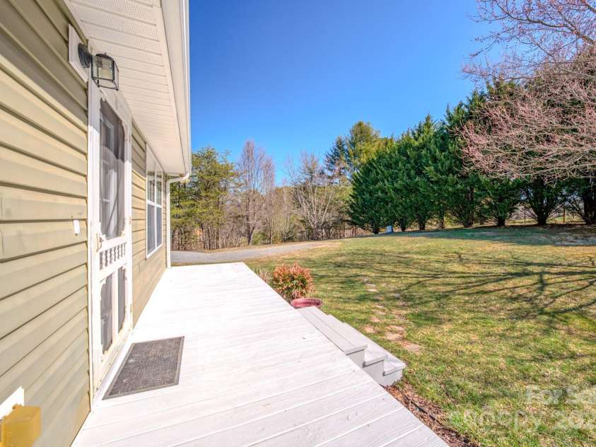 351 Morlin Acres Drive, Marshall, NC 28753.  MLS# CAR4232061, YatesRealty ID 4190. 