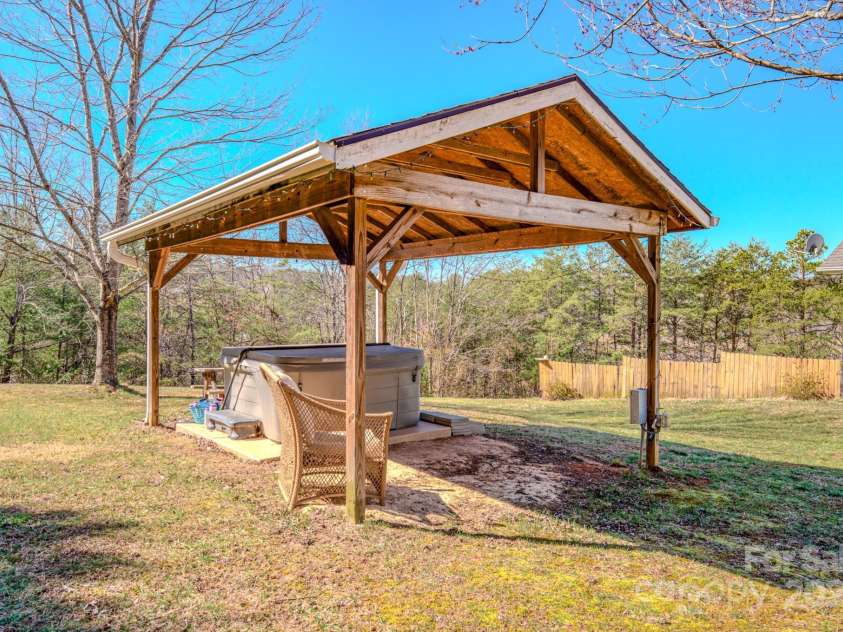 351 Morlin Acres Drive, Marshall, NC 28753.  MLS# CAR4232061, YatesRealty ID 4190. 