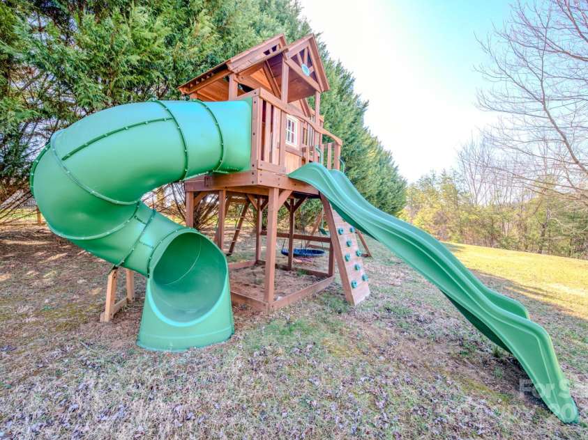 351 Morlin Acres Drive, Marshall, NC 28753.  MLS# CAR4232061, YatesRealty ID 4190. 