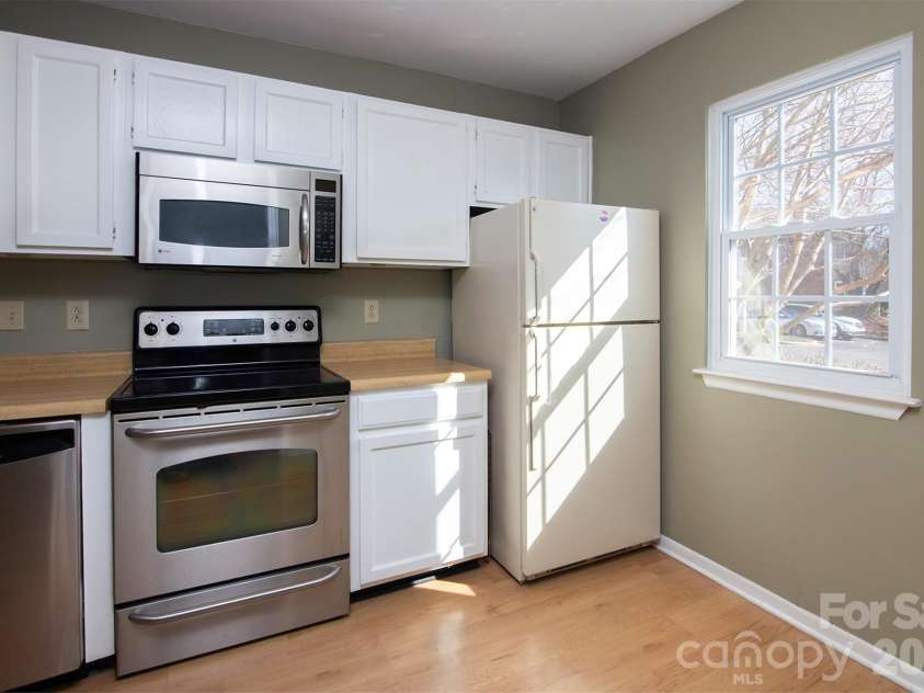 6116 Heath Ridge Court, Charlotte, NC 28210.  MLS# CAR4342490, YatesRealty ID 4190. 