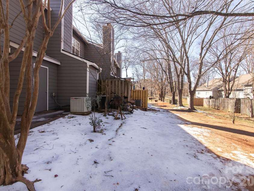 6116 Heath Ridge Court, Charlotte, NC 28210.  MLS# CAR4342490, YatesRealty ID 4190. 