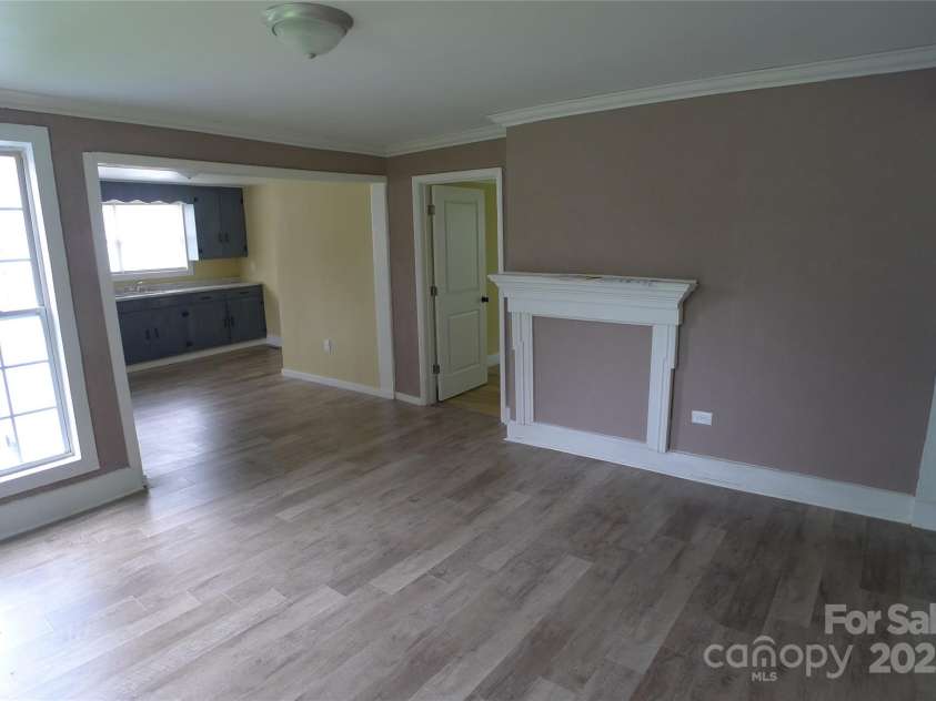 816 Olympia Street, Lexington, NC 27295.  MLS# CAR4292621, YatesRealty ID 4190. 