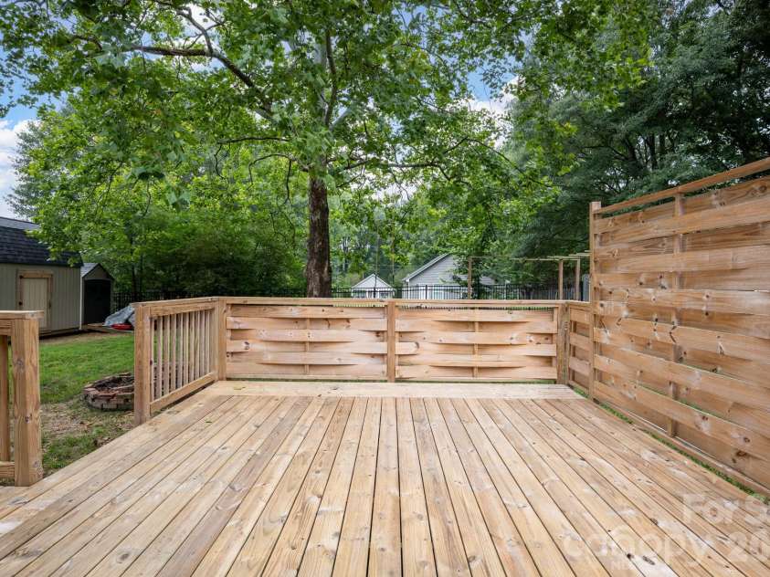 1103 Mable Avenue, Kannapolis, NC 28083.  MLS# CAR4402555, YatesRealty ID 41902. 14 x 18' Deck