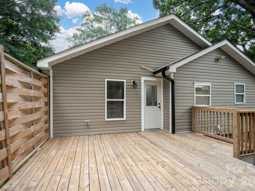 1103 Mable Avenue, Kannapolis, NC 28083.  MLS# CAR4402555, YatesRealty ID 41902. 14 x 18' deck