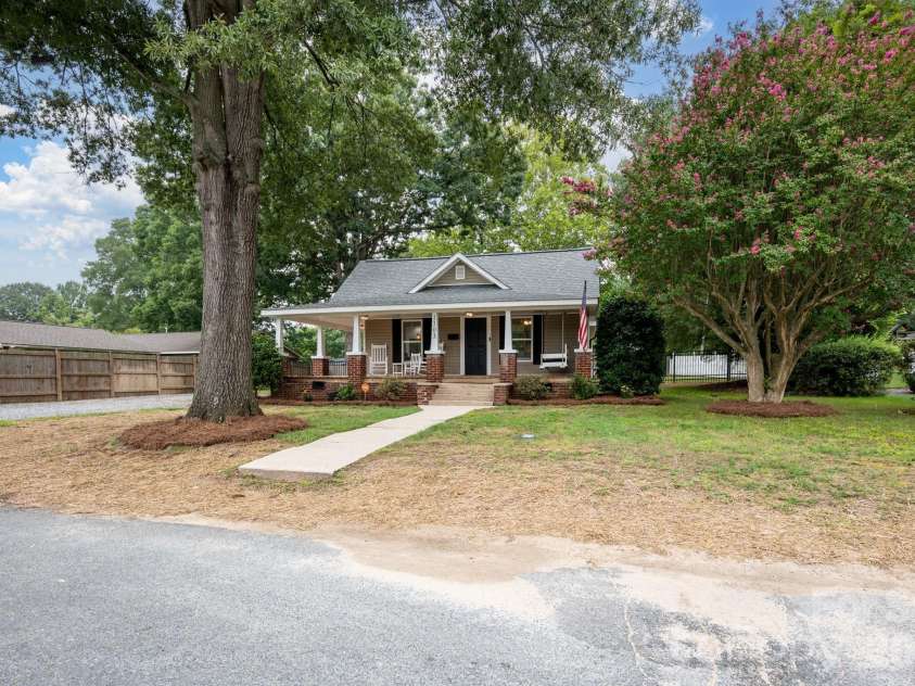 1103 Mable Avenue, Kannapolis, NC 28083.  MLS# CAR4402555, YatesRealty ID 41902. 
