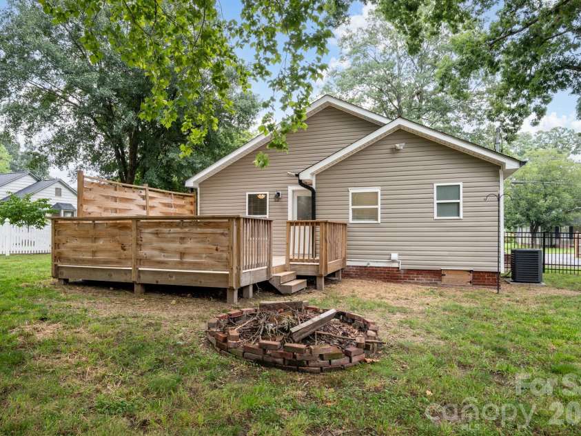 1103 Mable Avenue, Kannapolis, NC 28083.  MLS# CAR4402555, YatesRealty ID 41902. 