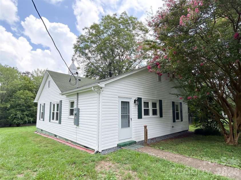 661 Central Street, Hudson, NC 28638.  MLS# CAR4406786, YatesRealty ID 41904. 