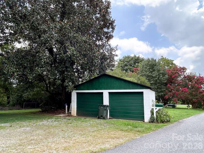 661 Central Street, Hudson, NC 28638.  MLS# CAR4406786, YatesRealty ID 41904. 
