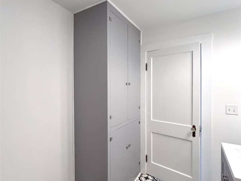 661 Central Street, Hudson, NC 28638.  MLS# CAR4406786, YatesRealty ID 41904. Bathroom C